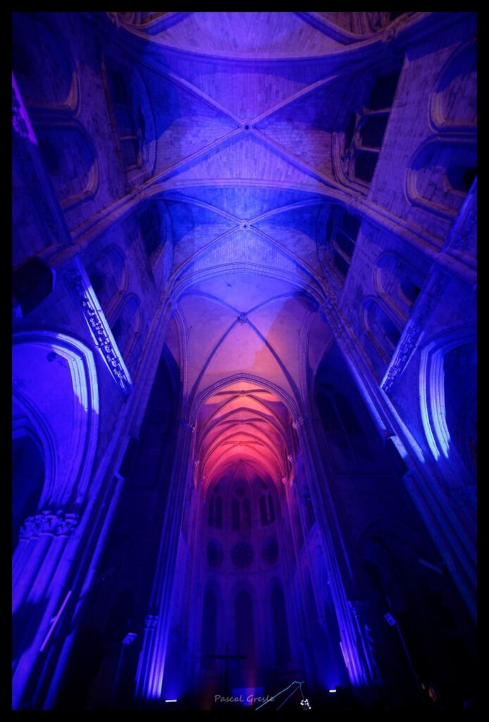 Photo de la Fête des lumières 2022, conception et réalisation des spectacles son et lumière par l'association scène sur loing